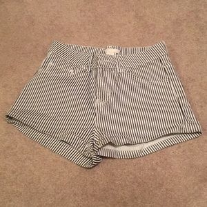 Stripped high waisted shorts